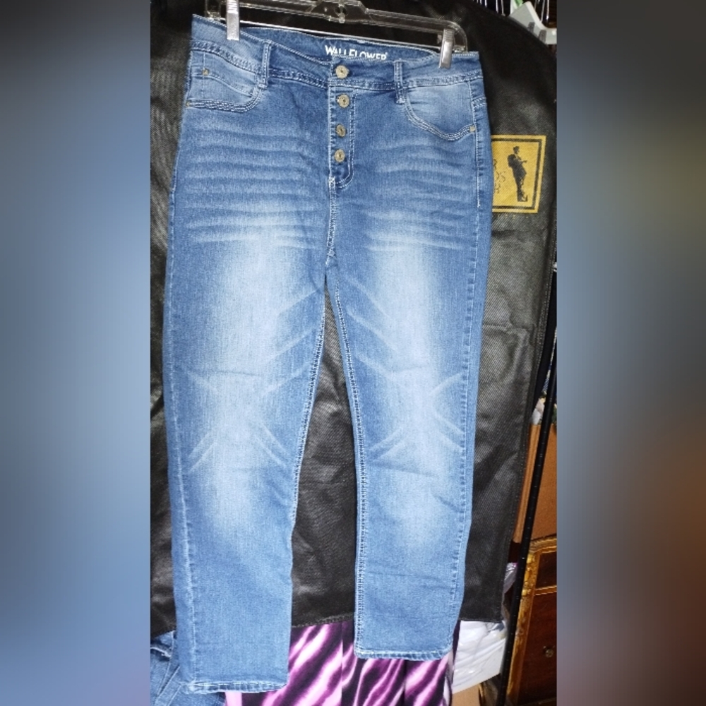 WallFlower Jeans Sky High Curvy Fit Skinny Blue Faded Button Fly 